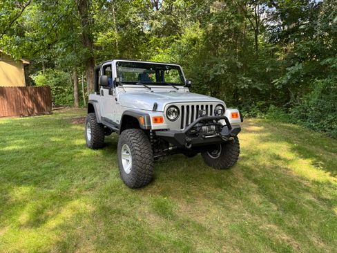 Used 2004 Jeep Wrangler 4WD w/ 30" Tire & Wheel Group image 13