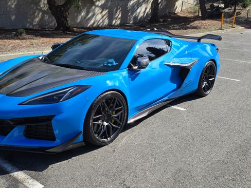 Used 2024 Chevrolet Corvette Z06 w/ Z07 Performance Package image 4