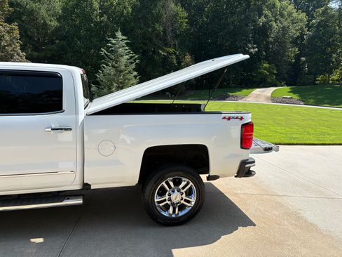 Used 2015 Chevrolet Silverado 2500 High Country AWD/4WD image 6