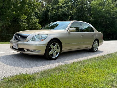 Used 2005 Lexus LS 430 RWD image 6