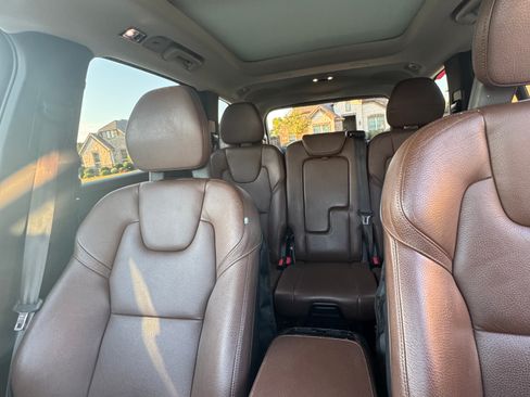 Used 2020 Volvo XC90 T6 Momentum image 6