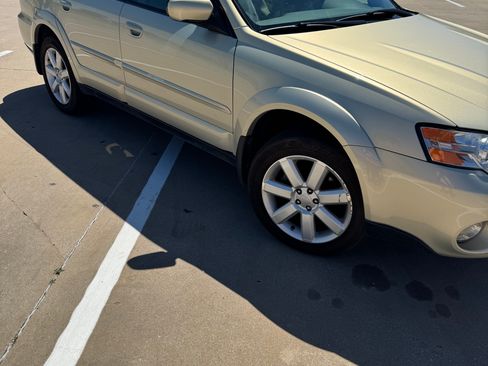 Used 2006 Subaru Outback 2.5i Limited image 4
