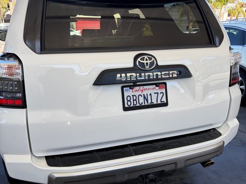 Used 2018 Toyota 4Runner TRD Off-Road AWD/4WD image 6