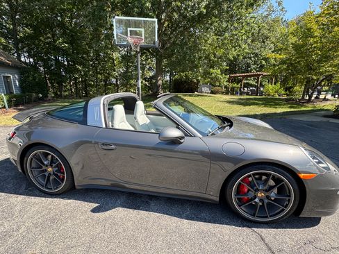 Used 2015 Porsche 911 Targa 4S AWD/4WD image 12