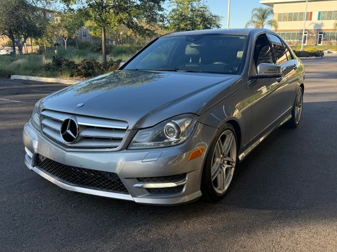 Used 2013 Mercedes-Benz C 300 4MATIC Sedan image 2