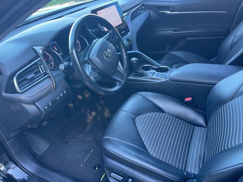 Used 2023 Toyota Camry SE w/ Cold Weather Package image 12