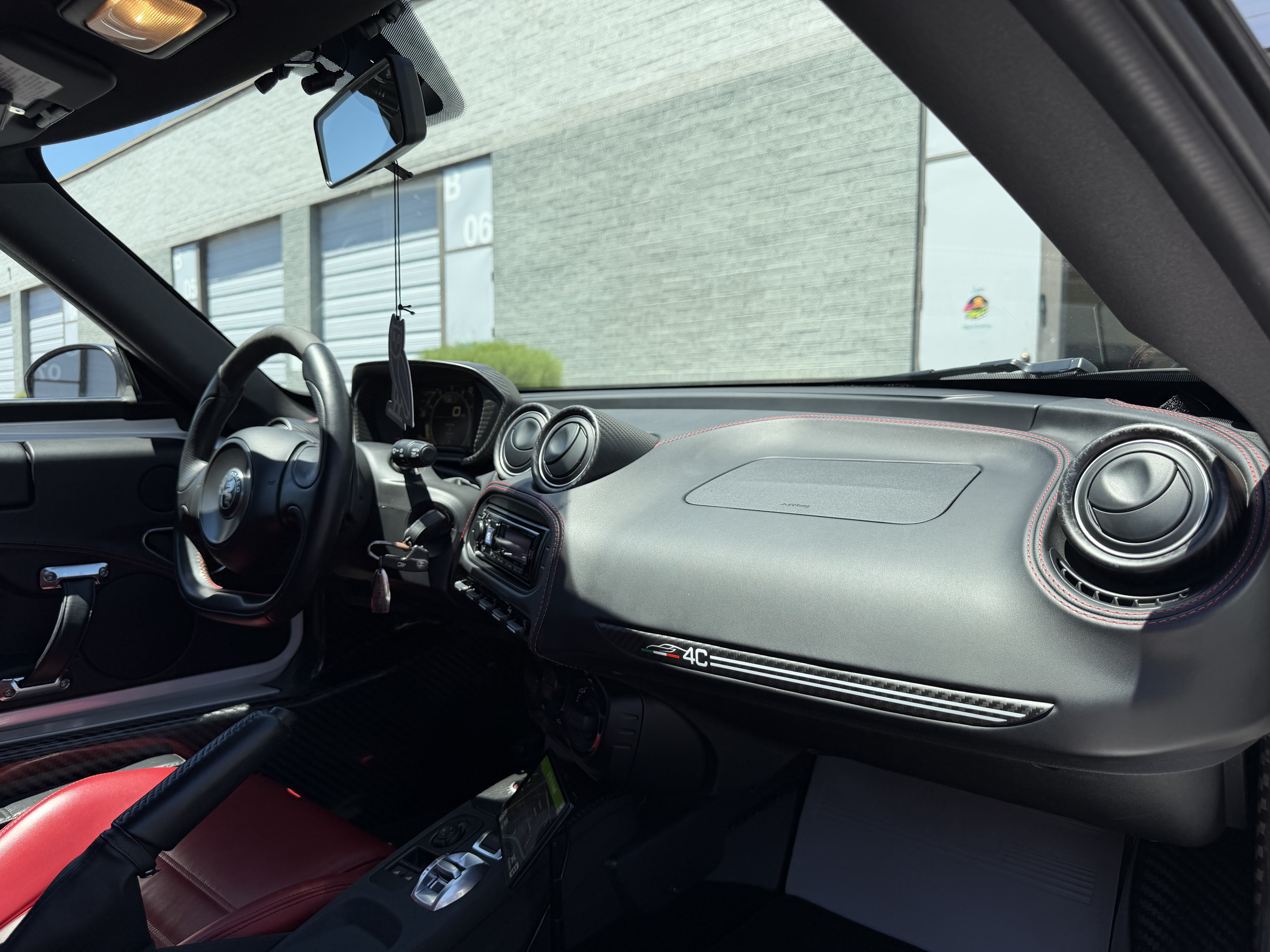 Used 2018 Alfa Romeo 4C Coupe w/ Coupe Track Package 1 RWD image 21