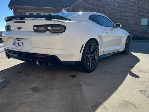 Used 2021 Chevrolet Camaro ZL1 image 6