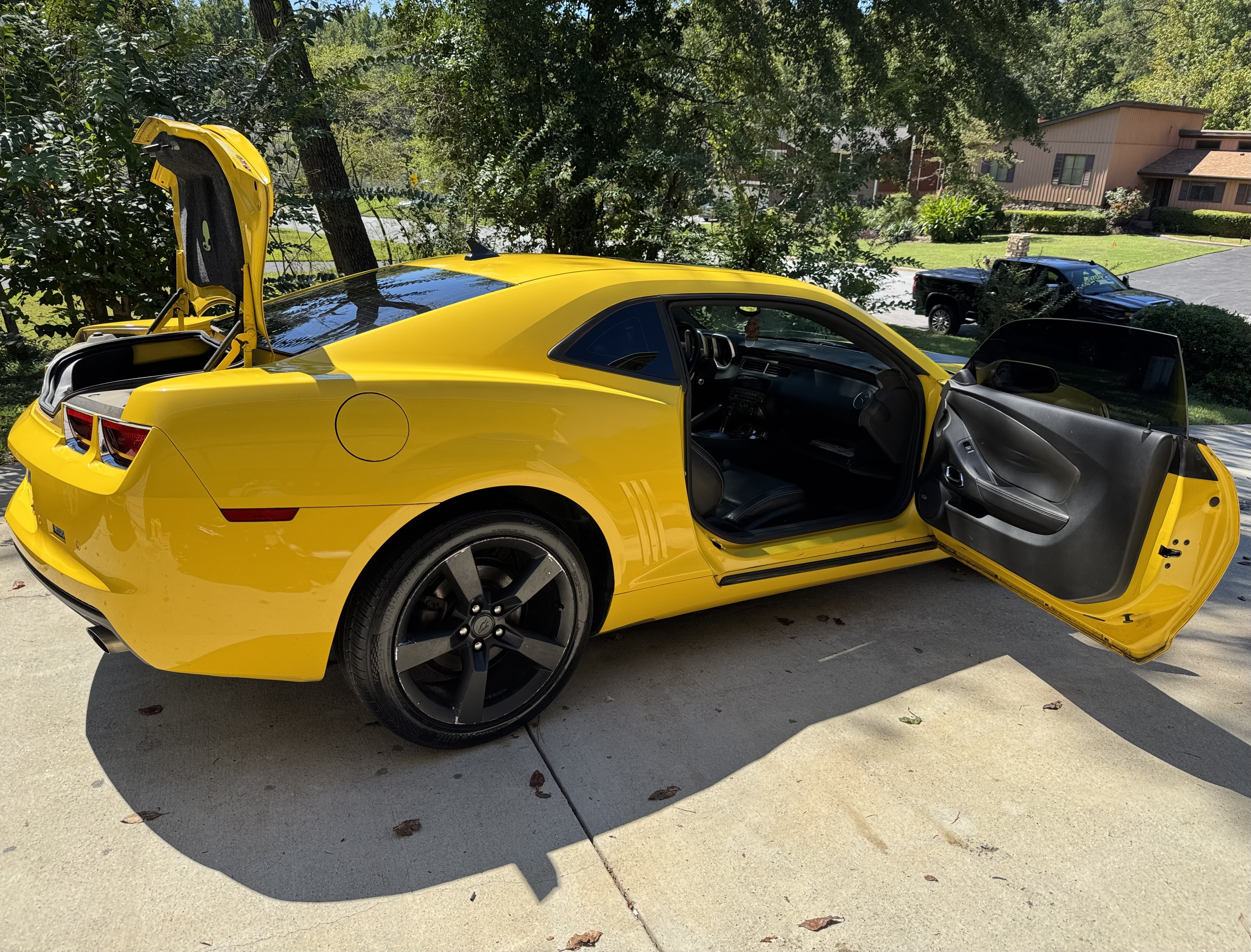 Used 2010 Chevrolet Camaro LT w/ RS Package RWD image 11