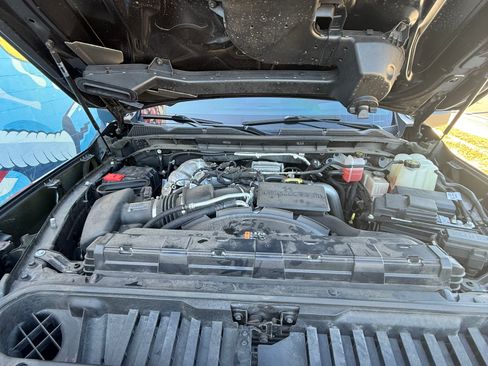 Used 2023 GMC Sierra 2500 Denali w/ Denali Black Diamond Edition image 10