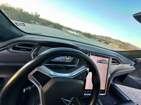 Used 2017 Tesla Model S 100D AWD/4WD image 9