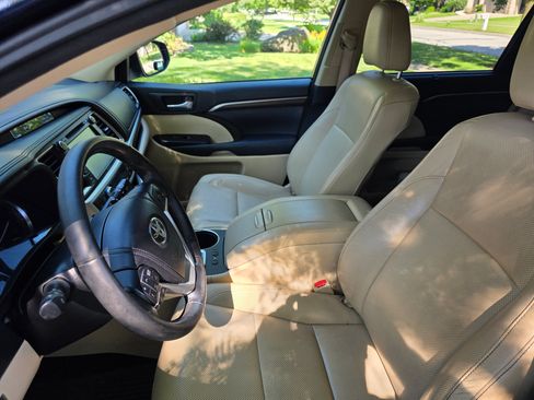 Used 2014 Toyota Highlander Limited AWD/4WD image 4