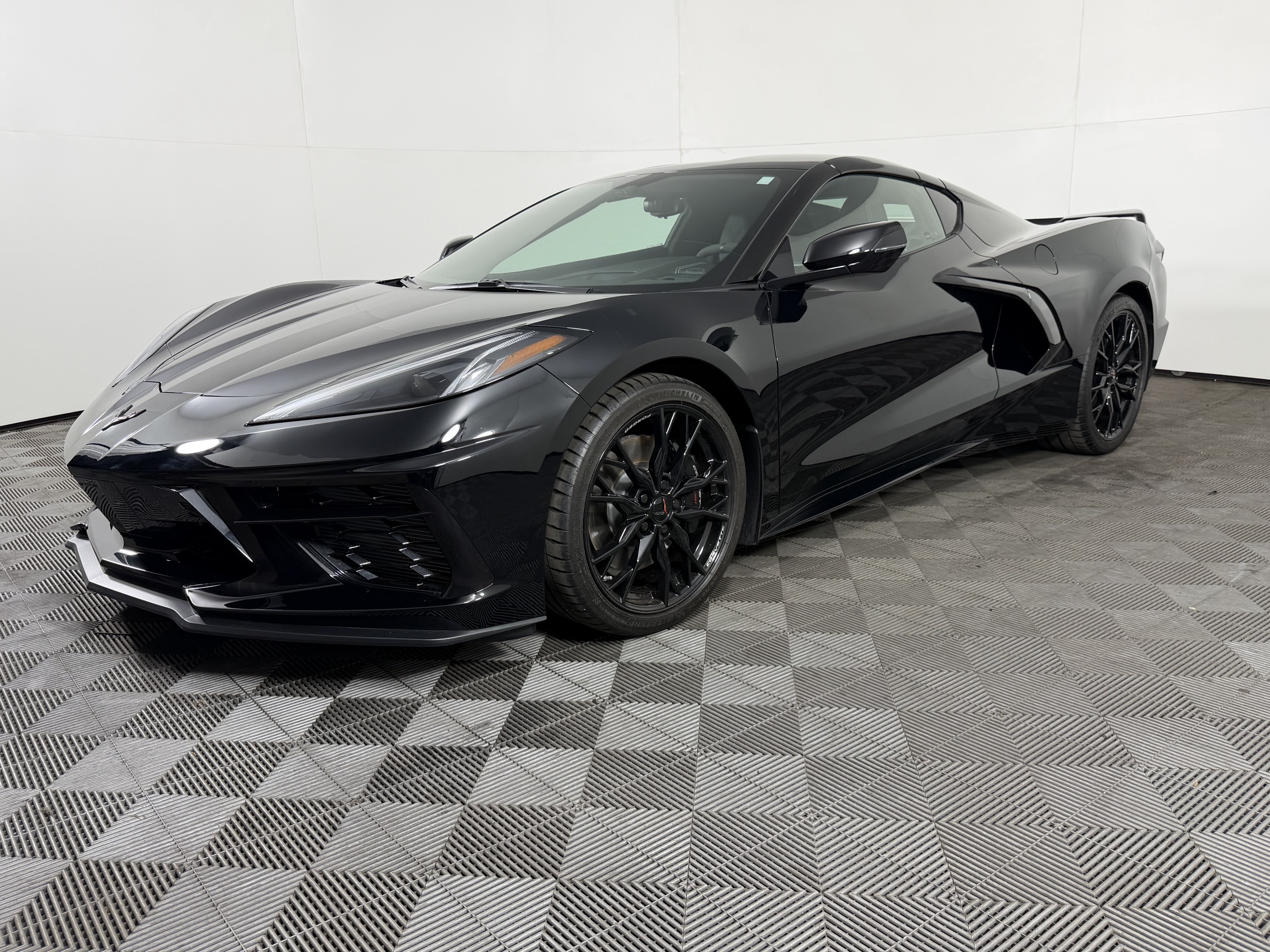 Used 2023 Chevrolet Corvette Stingray Premium Cpe w/ Z51 Performance Package RWD image 5