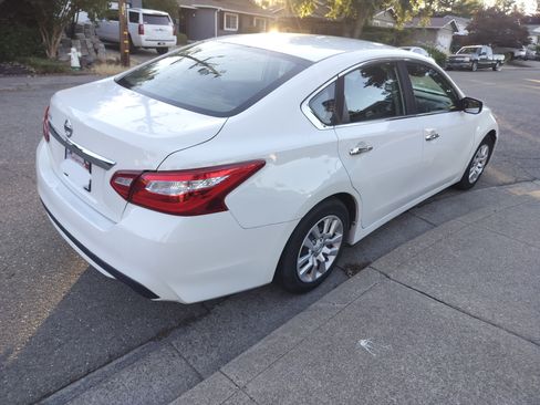 Used 2016 Nissan Altima 2.5 S w/ Power Driver Seat Package image 6