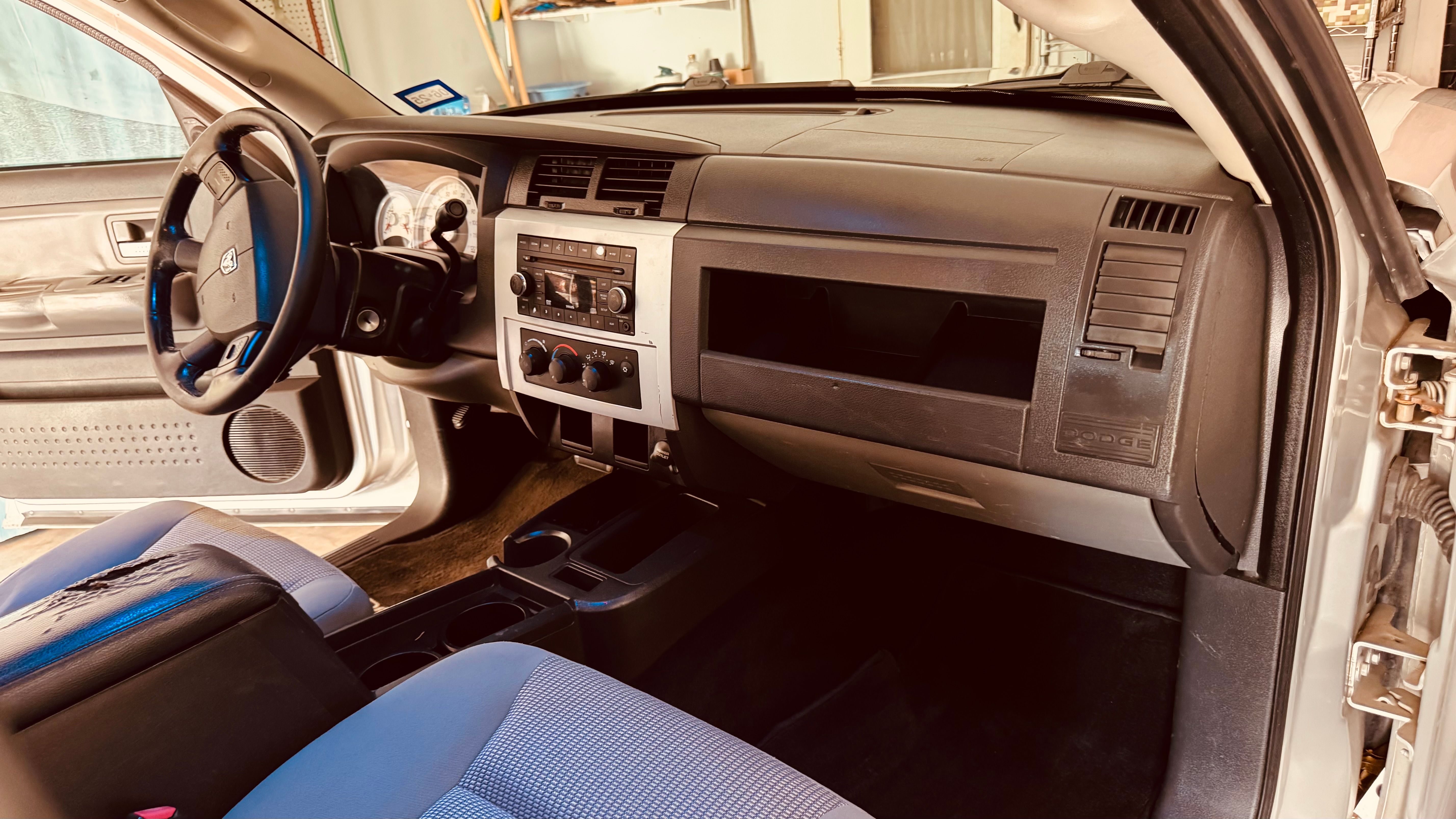 Used 2009 Dodge Dakota Laramie RWD image 16
