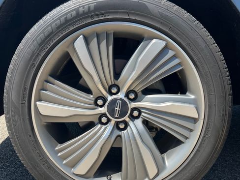 Used 2018 Lincoln Navigator Reserve w/ Technology Package AWD/4WD image 11