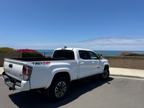 Used 2023 Toyota Tacoma TRD Sport AWD/4WD image 2
