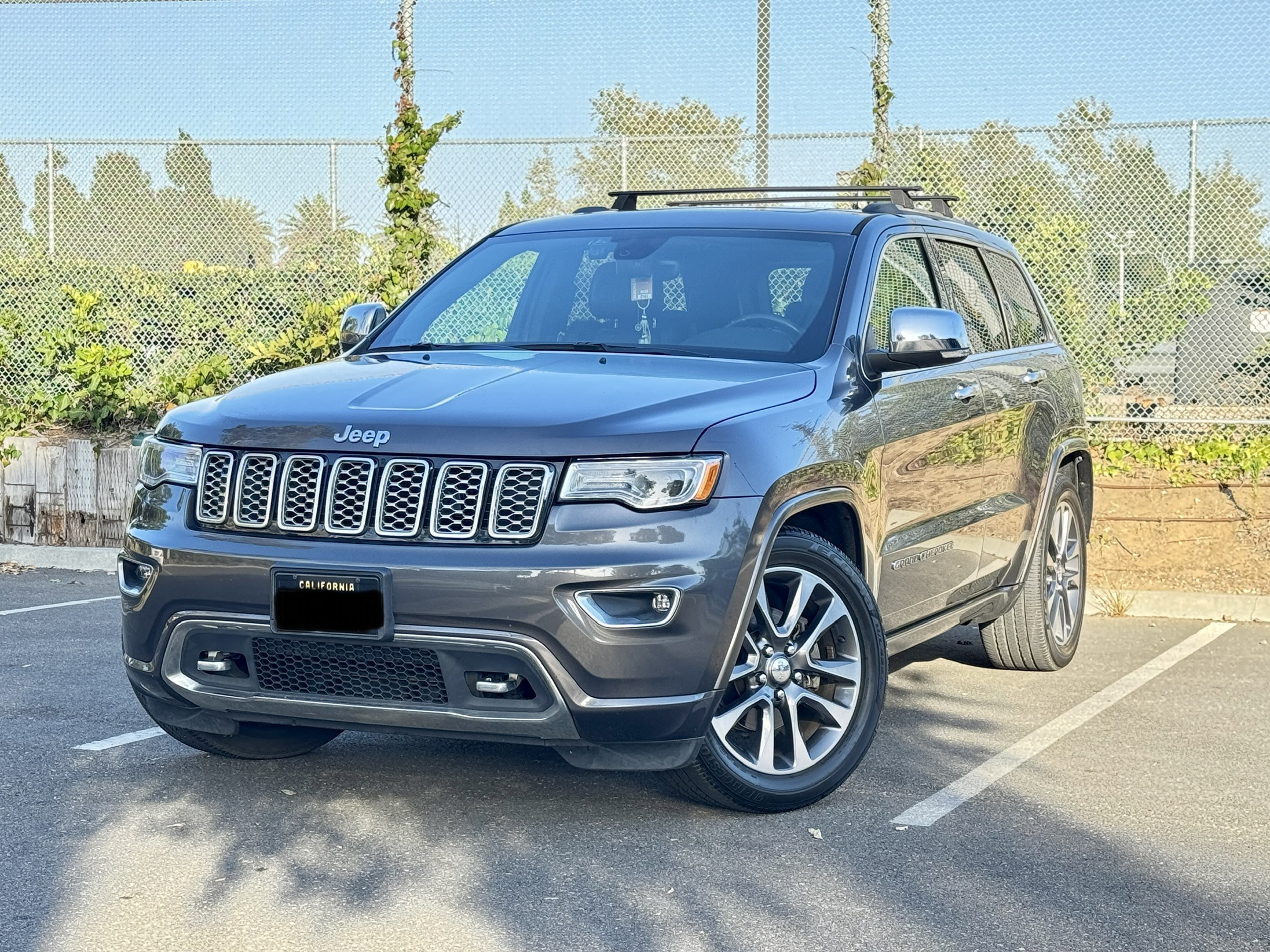 Used 2017 Jeep Grand Cherokee Overland AWD/4WD image 1