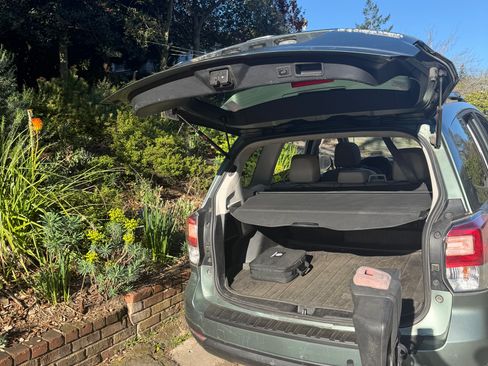 Used 2017 Subaru Forester 2.5i Limited w/ Popular Package #2 image 12