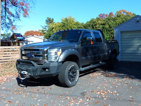 Used 2013 Ford F350 Lariat w/ Chrome Pkg image 1