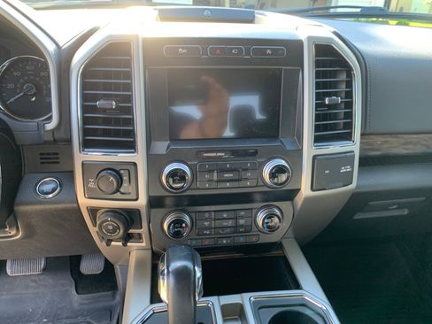 Used 2019 Ford F150 Lariat w/ Equipment Group 502A Luxury AWD/4WD image 13