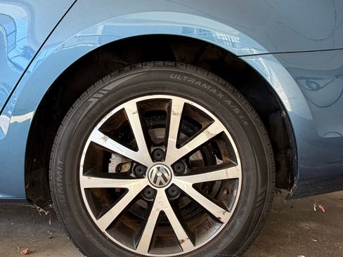 Used 2017 Volkswagen Jetta SE FWD image 8