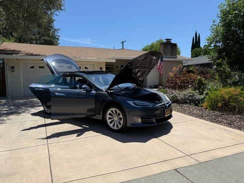 Used 2016 Tesla Model S 90D image 12