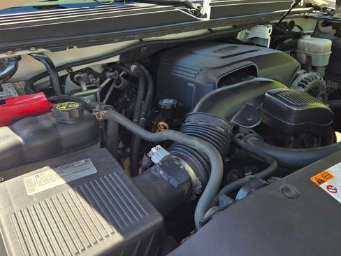 Used 2013 Cadillac Escalade Luxury RWD image 13