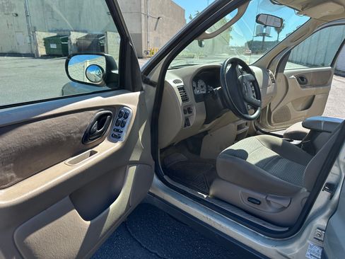 Used 2004 Ford Escape XLT image 23