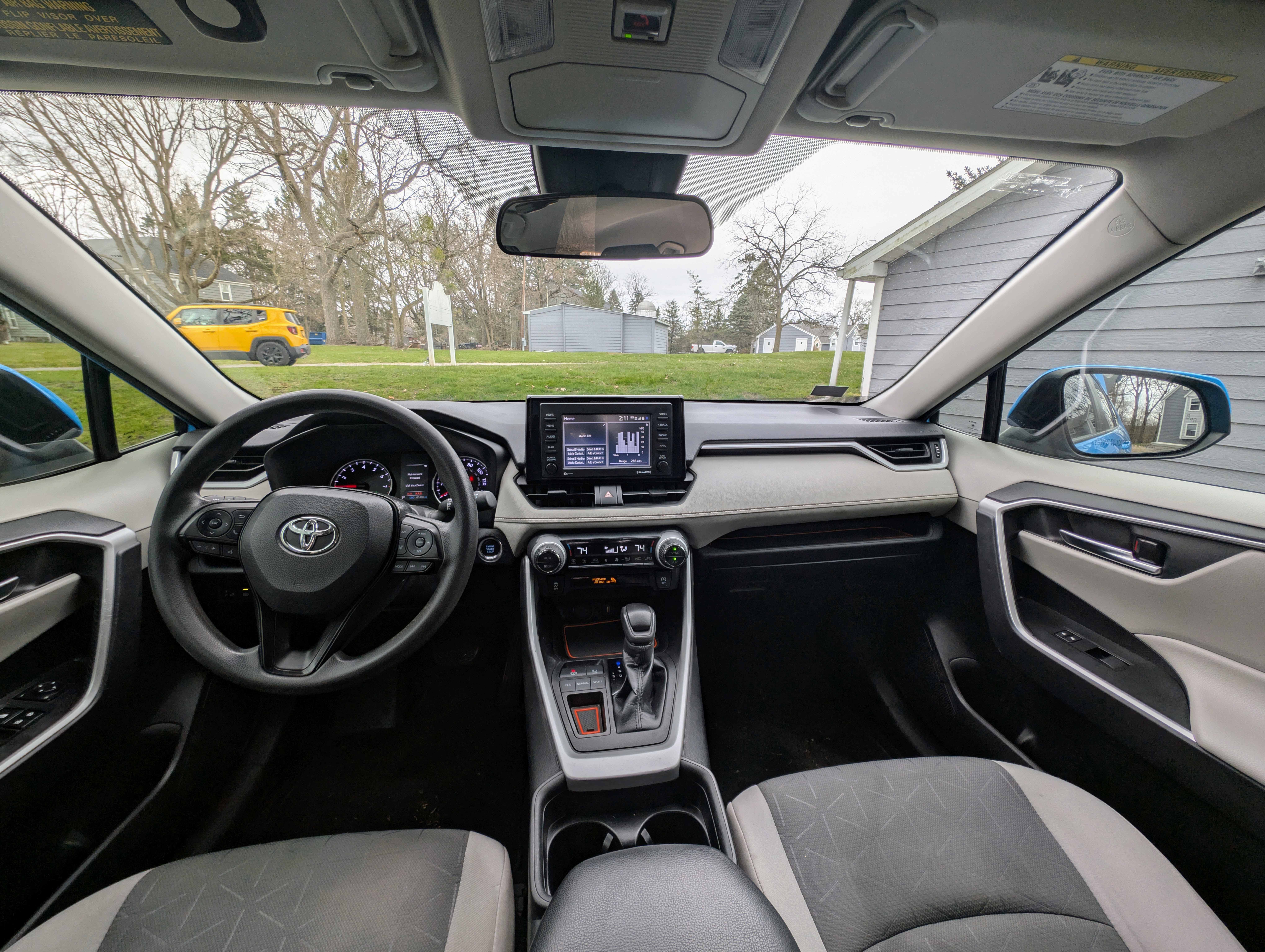 Used 2021 Toyota RAV4 XLE FWD image 8