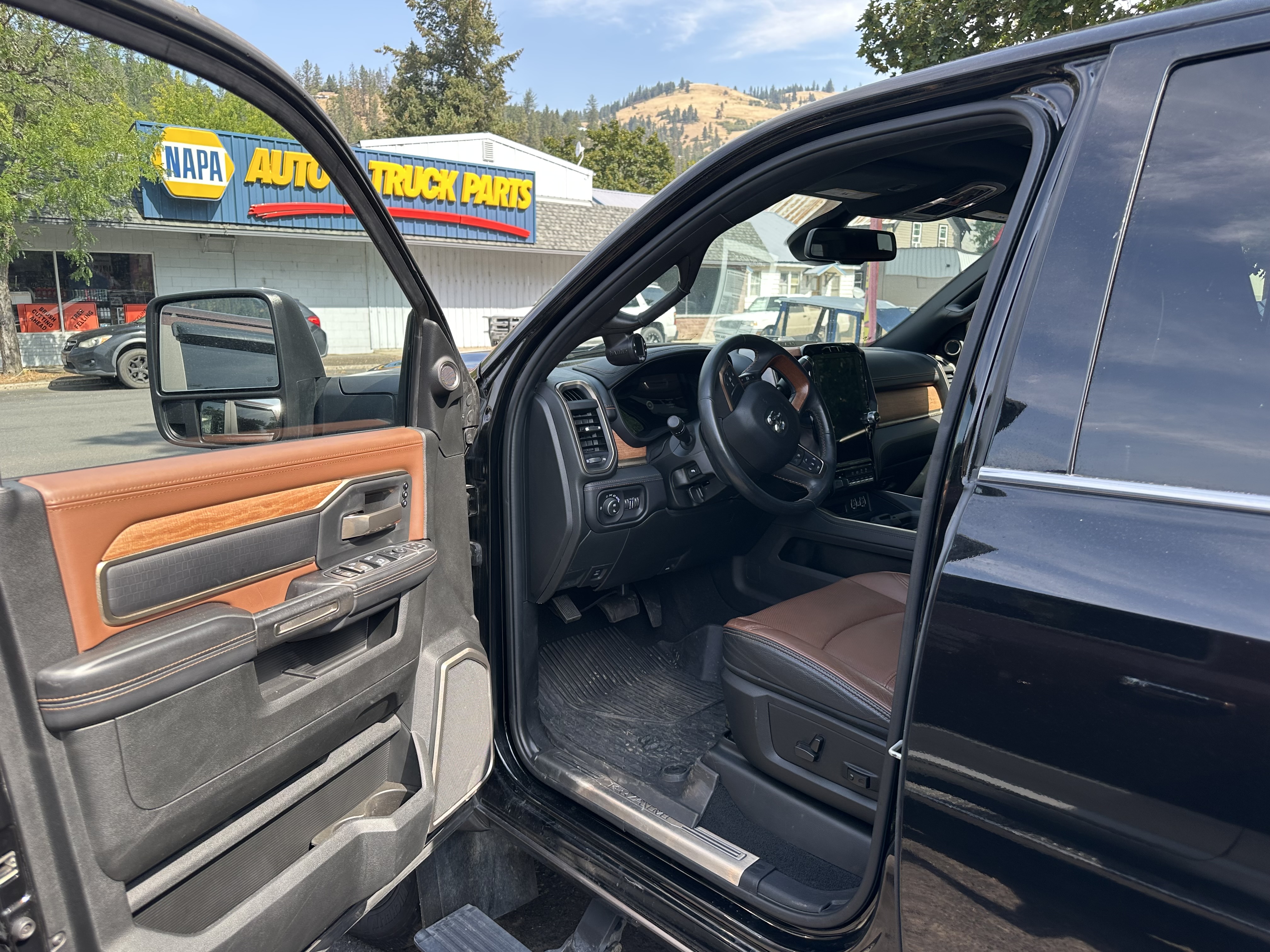 Used 2023 RAM 2500 Limited AWD/4WD image 8