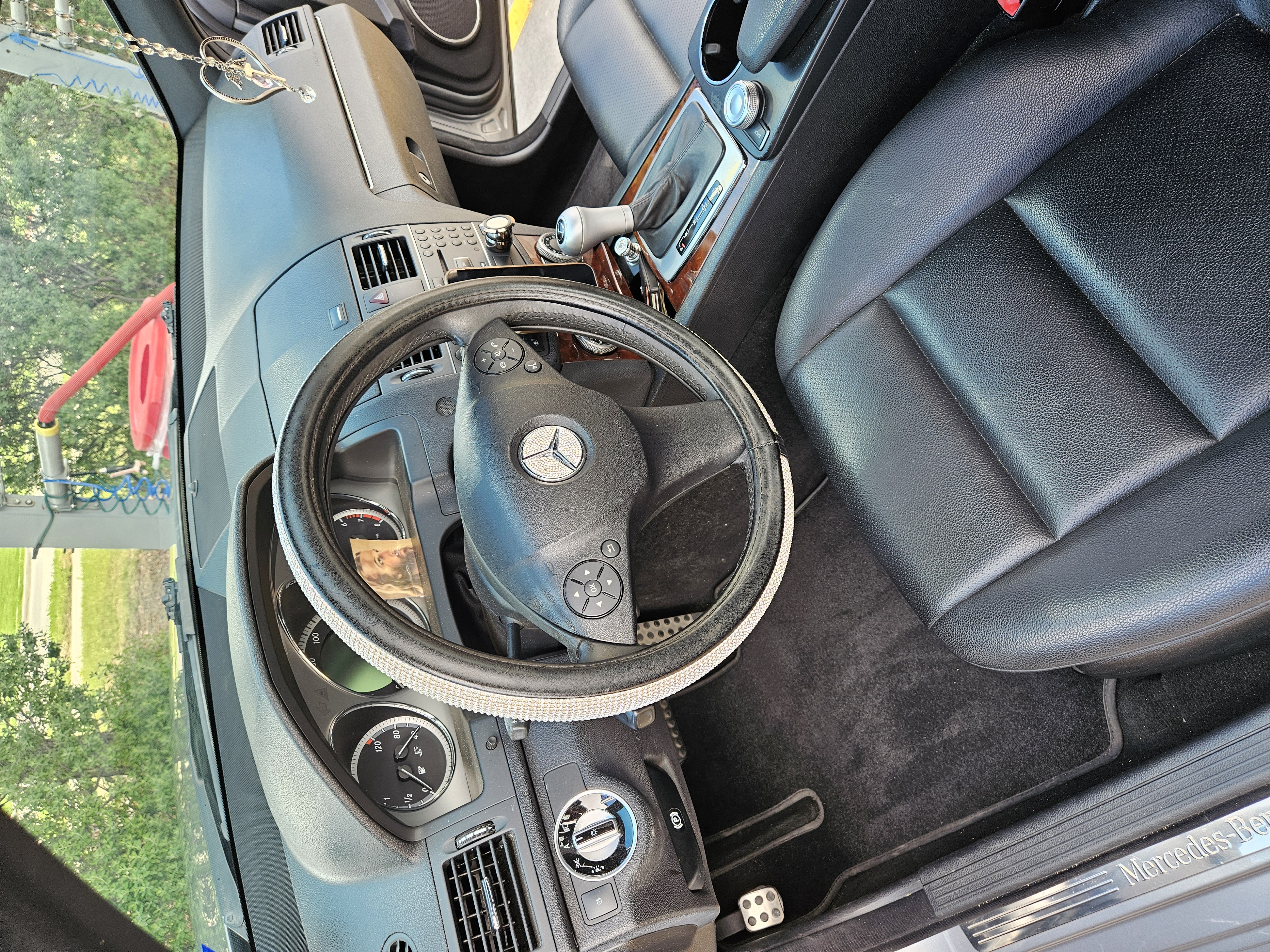 Used 2011 Mercedes-Benz C 300 Sedan image 10