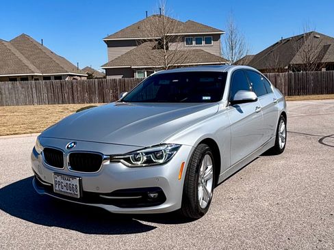 Used 2017 BMW 330i Sedan image 4