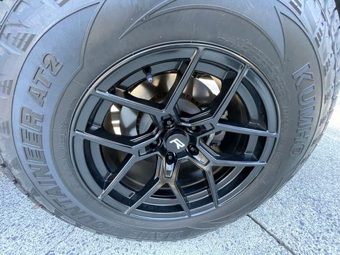 Used 2021 Jeep Gladiator Sport image 8