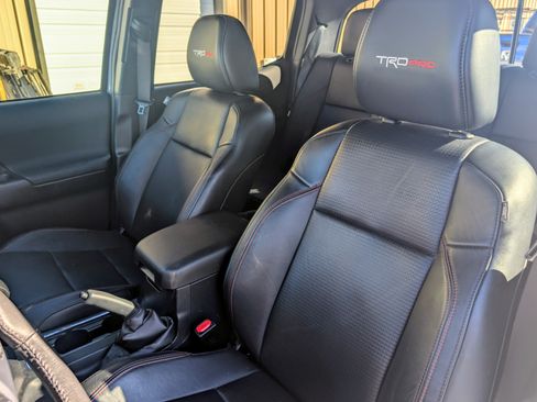 Used 2017 Toyota Tacoma TRD Pro image 16