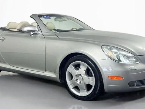 Used 2004 Lexus SC 430 Convertible RWD image 4