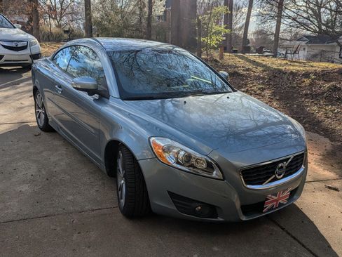 Used 2011 Volvo C70 T5 w/ Multimedia Pkg image 13