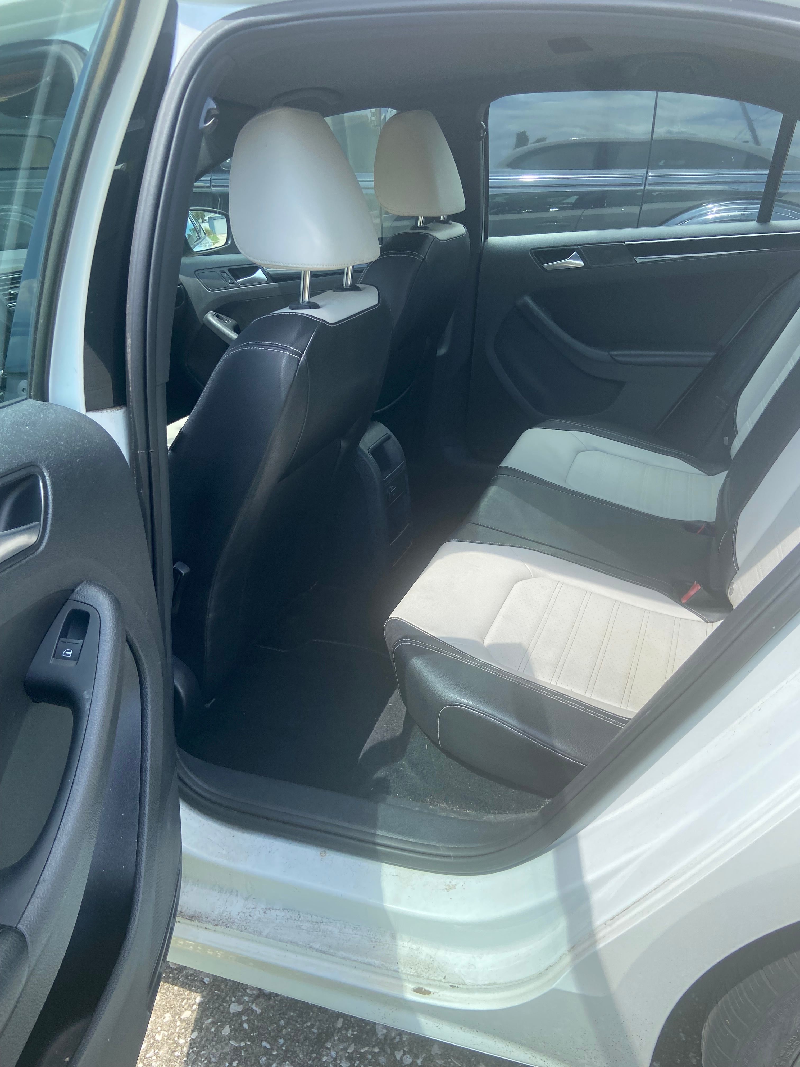 Used 2015 Volkswagen Jetta Sport FWD image 11