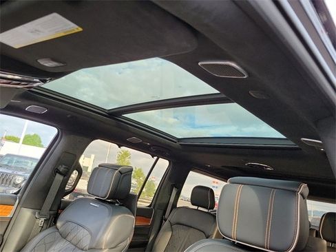 Used 2022 Jeep Grand Wagoneer Series III w/ Rear Seat Video Group 1 image 13