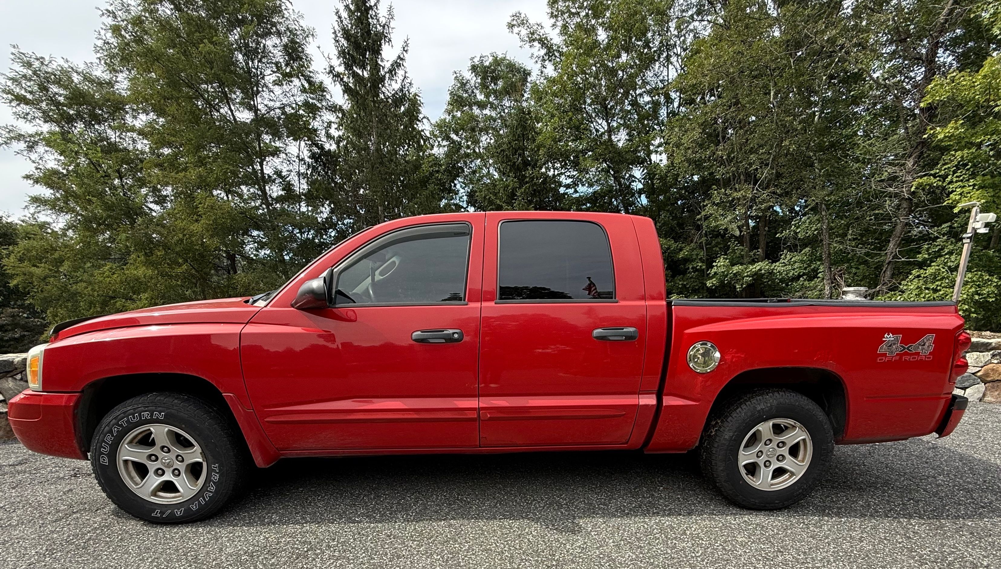 Used 2006 Dodge Dakota SLT w/ Sport Appearance Group AWD/4WD image 1