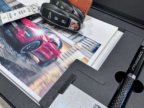 Used 2021 Porsche Macan image 10