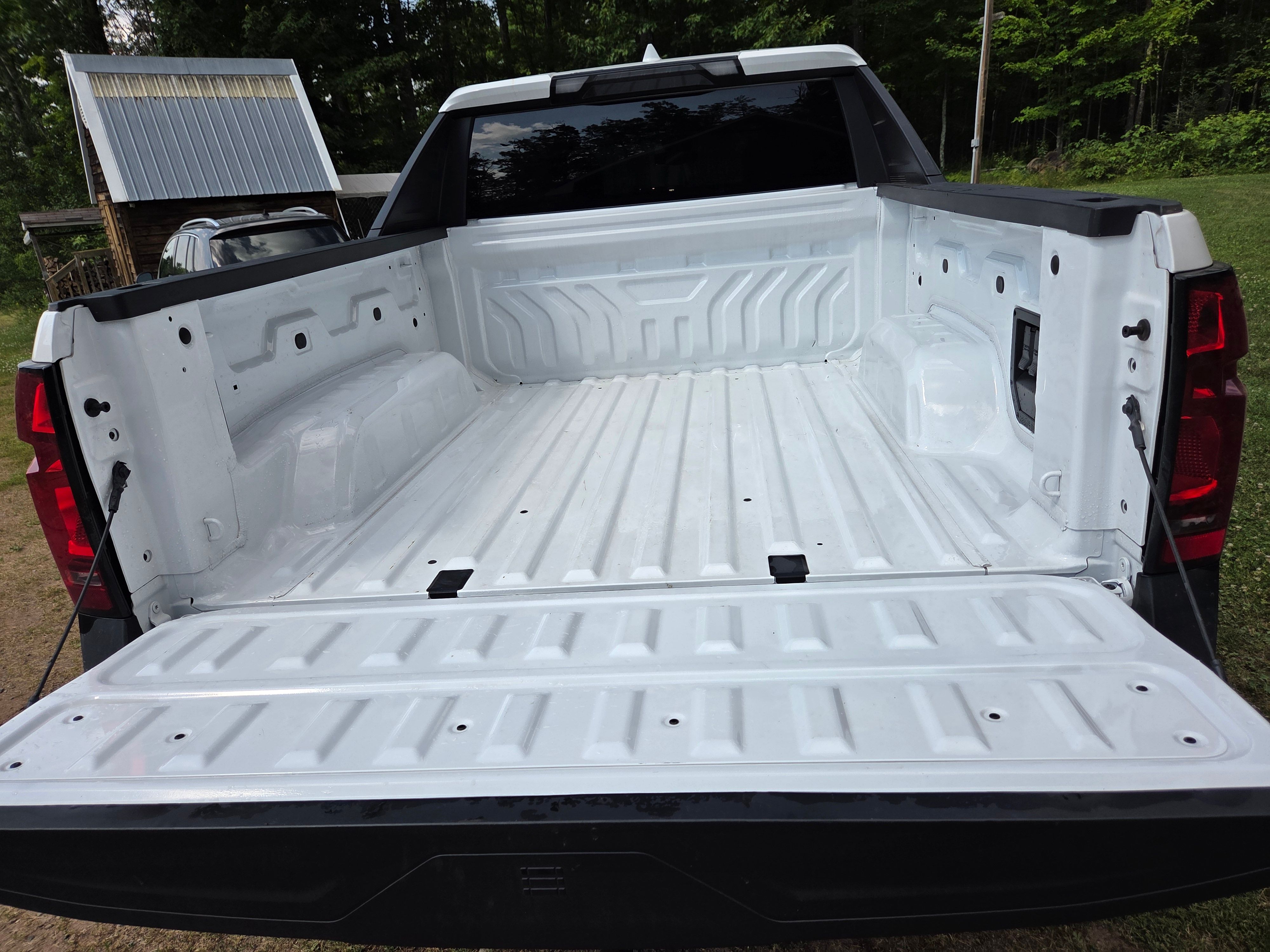 Used 2024 Chevrolet Silverado EV W/T AWD/4WD image 4