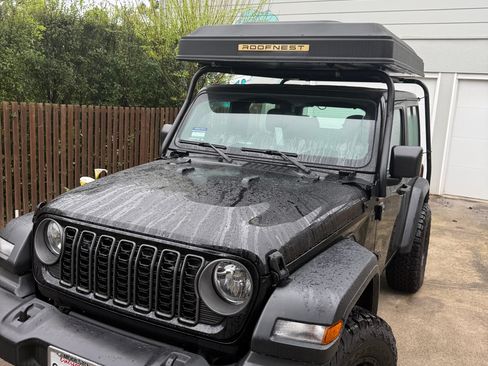 Used 2025 Jeep Wrangler Sport image 6