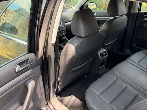 Used 2009 Volkswagen Jetta SE FWD image 18