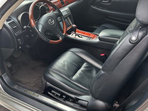 Used 2004 Lexus SC 430 Convertible image 8