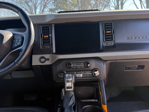 Used 2023 Ford Bronco Badlands image 4