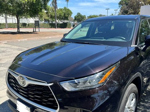 Used 2020 Toyota Highlander L FWD image 4