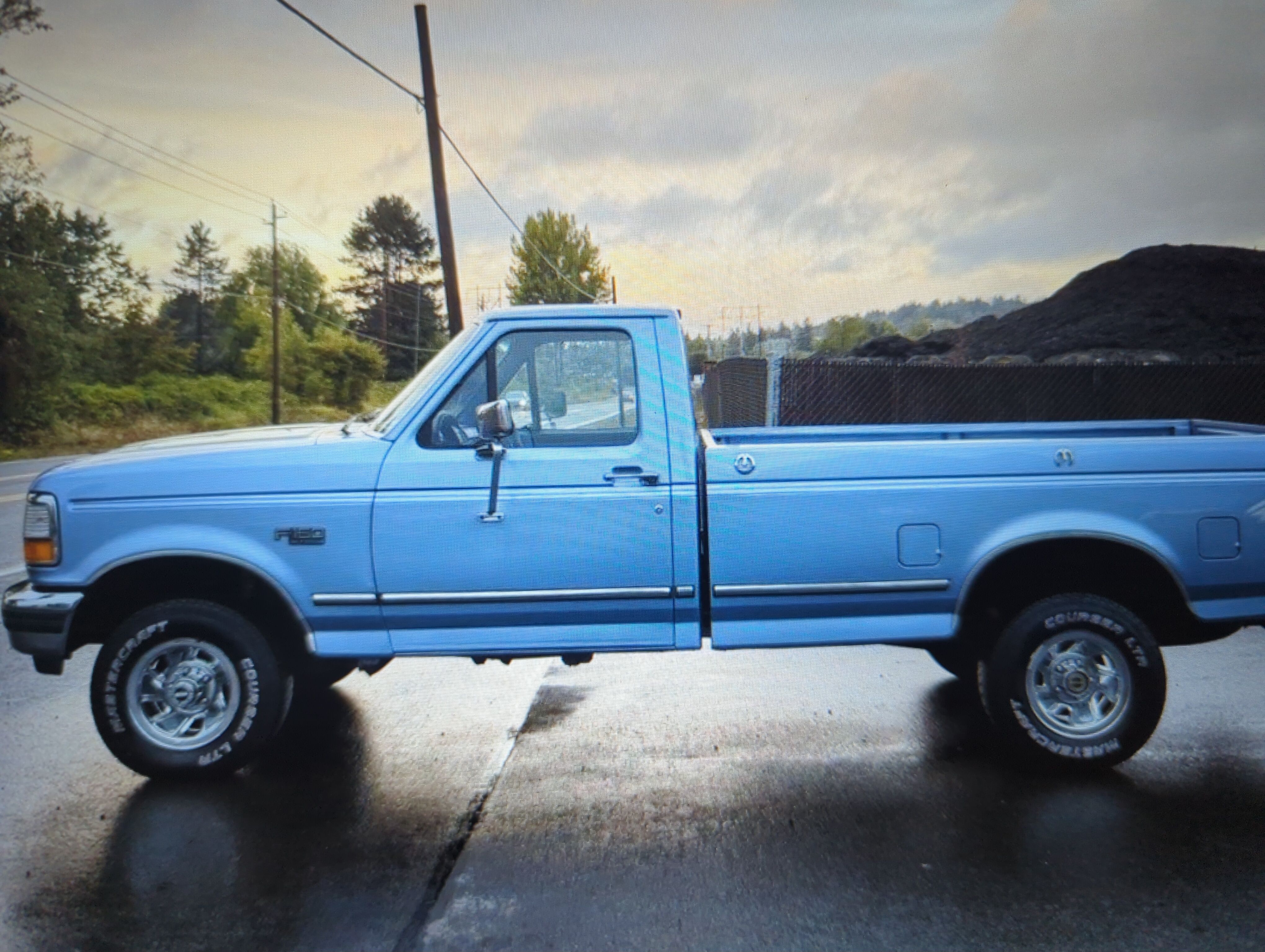 Used 1996 Ford F150 4x4 Regular Cab image 1