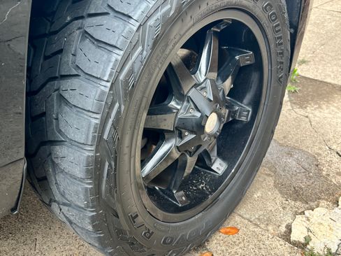 Used 2016 Chevrolet Tahoe LT w/ LT Signature Package AWD/4WD image 15