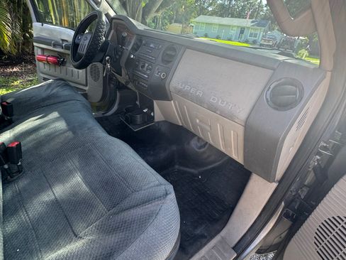 Used 2010 Ford F250 XL RWD image 9